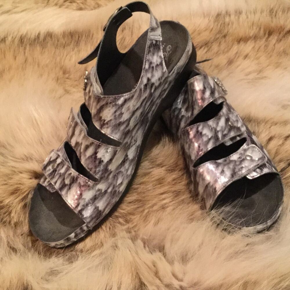 Helle brand comfort velcro entry walking sandal silver 42